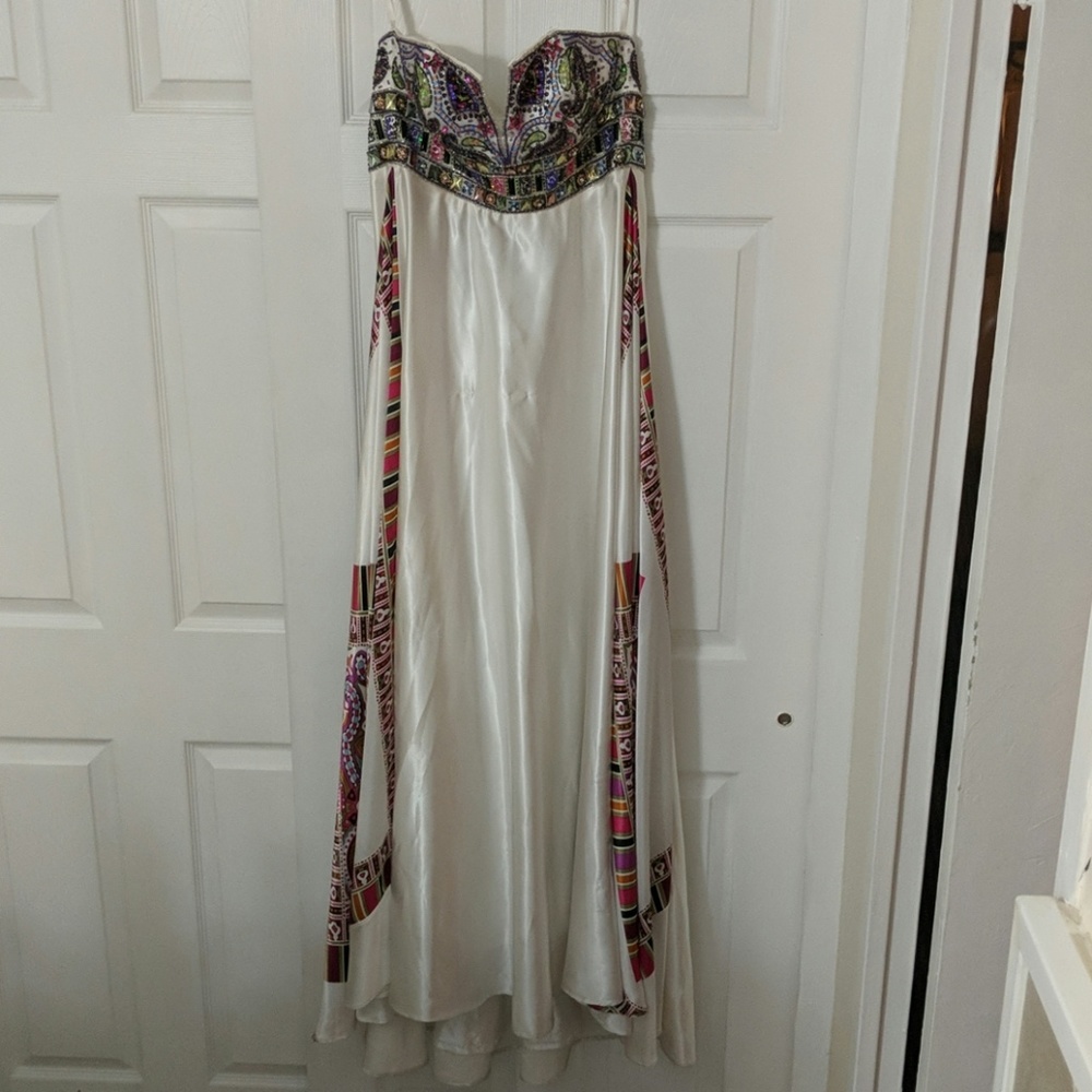Gorgeous and Vibrant Beaded Prom dress